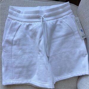 Lululemon Scuba HR Short 5”